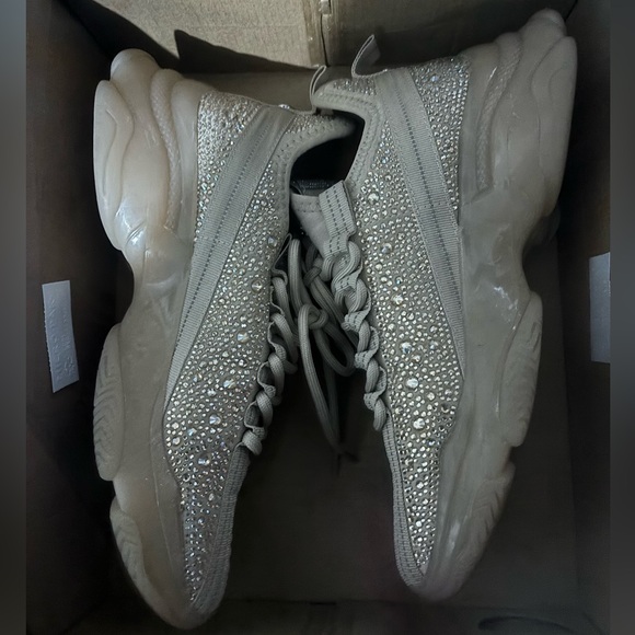 Glam Steve Madden Sneakers - Picture 3 of 5